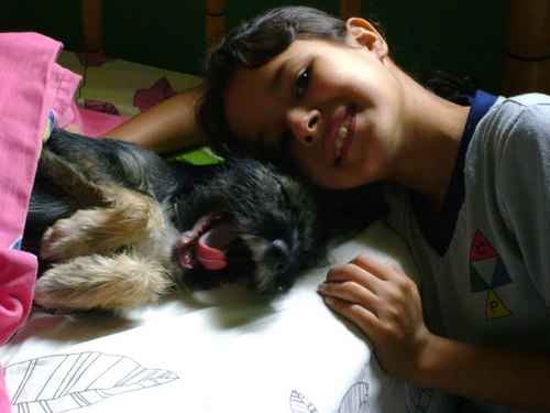 eu sou do tipo de pessoa que adora novas amizades,e cuido de quem  amo,sou muito protetora,quando vc estiver triste conte comigo com o que der e vier