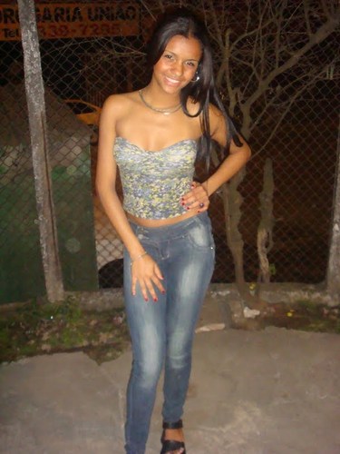 So Uma menina que adoro conheçer pessoas novas
