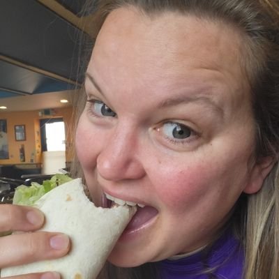 pribwalks's profile picture. 2023 hobbies include: healing, indulging my podcast addiction, long walks in the park, and telling everyone I love them