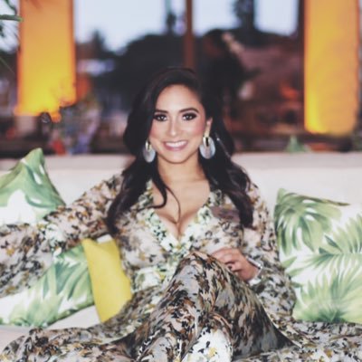 ESQapades's profile picture. Miami-based lawyer | Wildlife Advocate | Conservationist | Founder of @ReclaimedEarthW