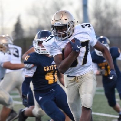 Class of 2023 5’10/180lbs/rb/lb/Mavericks/Notre Dame high-school🇨🇦/contact: Kennyoragwam@gmail.com