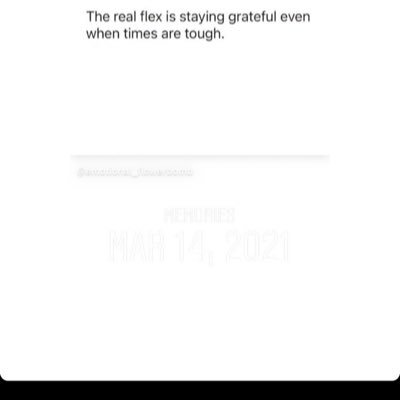 llliyaa3's profile picture. 