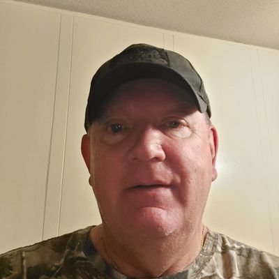 UsseryBobby's profile picture. Divorced looking for a nice-looking female to hang out with and party a little.. not looking for anything long distance..