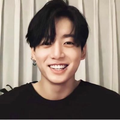 hiro2124's profile picture. 🇯🇵 BTSオルペン💜 その中でもグク🐰ちゃんLove💜 まだarmy初心者なので、BTSfanの方と繋がりたい💜BTSの事いっぱいしりたいのでフォローよろしくお願いします💜ちなみに、大人army、子持ちです😅