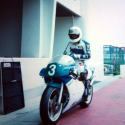 趣味は登山とバイク(FZR1000,ジクサーSF250,セロー225)
バイクは何乗っても楽しい(ジクサーは燃費も良く楽しいバイクです
昔は筑波サーキットを走りこんでいました
今年から遊びでサーキットも復活予定です