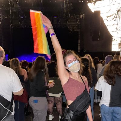 LeorClark's profile picture. public health and music ✨💜