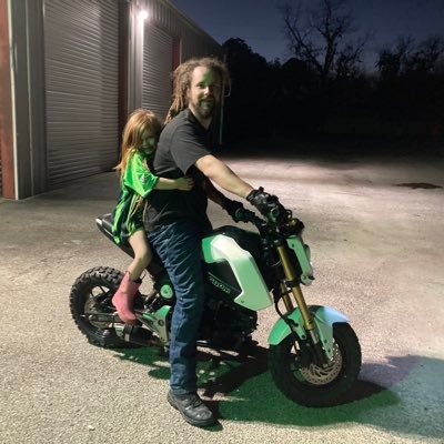 #ORGANIC #VEGAN #BIKER GAMER Small streamer supporter/promoter founder of the #SmallStreamerShowdown EFT tournament Support: https://t.co/xc2c6PoMBU