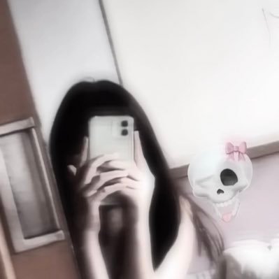 YWhitefoxy's profile picture. 🏩🌷 ⌗ 𝖼𝗎𝗍𝗂𝖾3𝗈𝖮% ⭐️