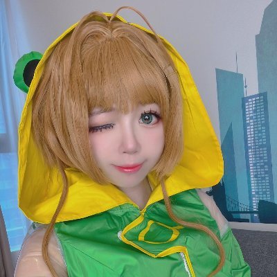 I'm a cosplayer (⁄ ⁄•⁄ω⁄•⁄ ⁄) I love food, cats, gaming, cooking, baking, procrastinating.. lolol