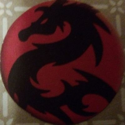 rougedrag0n's profile picture. bah rien mdr