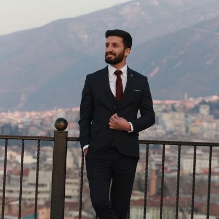 Ak PARTİ Inegöl Ilçe Yönetim Kurulu Üyesi
19.01.1992 Inegöl doğumlu.
Timagur YAPI Dekorasyonda işveren.