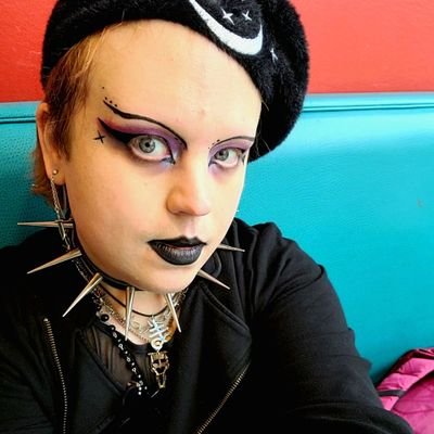 Editor, Hardware and Buying Guides @ign | Opinions are mine and correct | Member @TransJa | 34 | be gay do crime hail satan