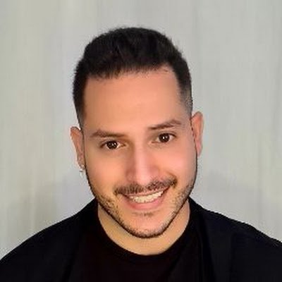 Alejand25235511's profile picture. 