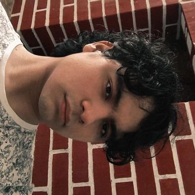 Gonzalezaquino_'s profile picture. Nada interesante aquí y mucho menos en persona