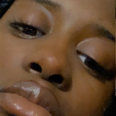 honeymo04's profile picture. 