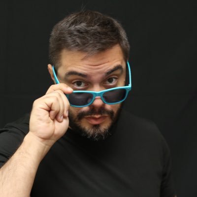 Estrategista politico e especialista em cenários Político Econômicos. Apaixonado por inovações e nova economia. Geek/Gamer. Viciado em HQs.