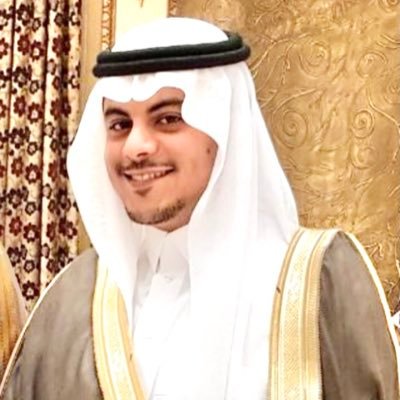 خبير مصرفي ، شريك في شركات عائليه ،خيال اعشق الفروسيه ، مهتم بالمسؤلية الاجتماعيه و الأعمال الخيرية