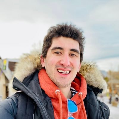 Arnaud2N2's profile picture. UX Designer Mobilités ● Partir, revenir, repartir • • • • • 🧳🐈 🍰 ⛷️🚊🍹