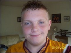 Sappnin the names steven and am 17 from blantyre am a boxer and love it also love glasgow rangers and kirsty joy xx