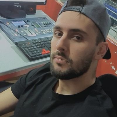 FlertZuka's profile picture. Kosovan Gooner from Shkupi 🔴⚪. 🇦🇱🇽🇰🇲🇰