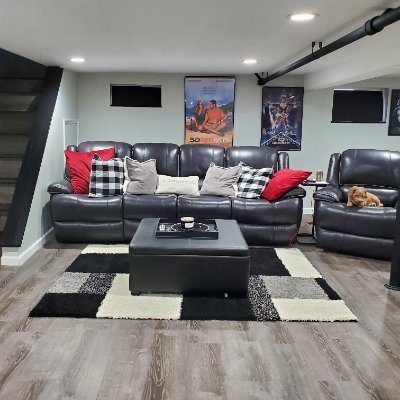 CharlieChiChi7's profile picture. 