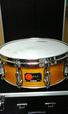 The Cavemans、多数でDrum/Perc.をたたいています。出来る事からコツコツと、色んなジャンルに挑戦中。I am Naoya a drummer from Japan.