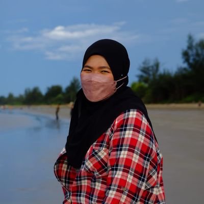 ratnana__'s profile picture. ratna f. 
28 ⭐