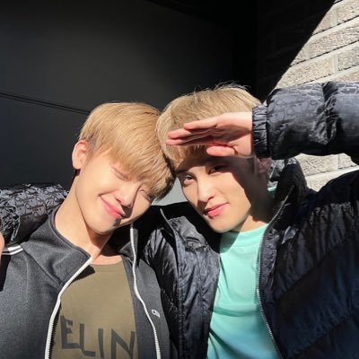 Sometimes i write, but mostly crying over NCT DREAM 🐯💚🐰