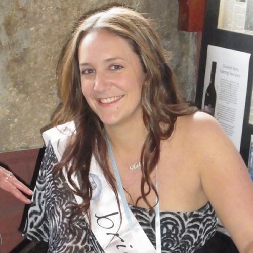 cake4384's profile picture. 