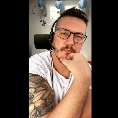 Gay guy from Yorkshire giving this a try!  Looking to make friends with like minded people