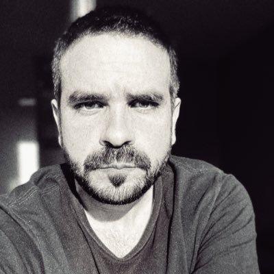 Comunicólogo PhD @UPFBarcelona. Profesor @udelima. Director @Contratexto_UL. Investigo #educaciónmediática y #culturadigital 💻🕹📺 Responsable de mis tuits.