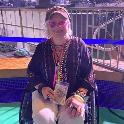Vegan~~Pitbull Mom~~Don't Shop Adopt~~End Captivity~~Save Our Oceans~~Pro Cannabis~~LGBT🏳️🌈~~Melissa Etheridge Fan~~Etheridge Nation~~LRW Fan~~GB Packers