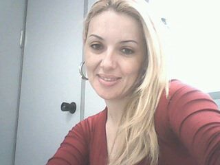 andressagarozet's profile picture. Mulher, mãe, filha e vendedora! ;) *Mulher de fases*