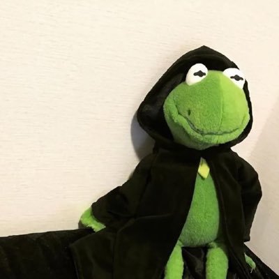 panuwitpop's profile picture. My life and happiness💫