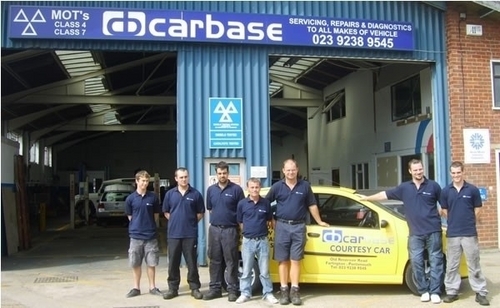 Mechanic, MOT Tester, F1 mad, Classic Merc and Maserati owner. Father of 3, married to Mandy. Lives Portsmouth/Normandie.