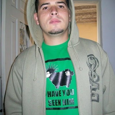 gusinister's profile picture. 