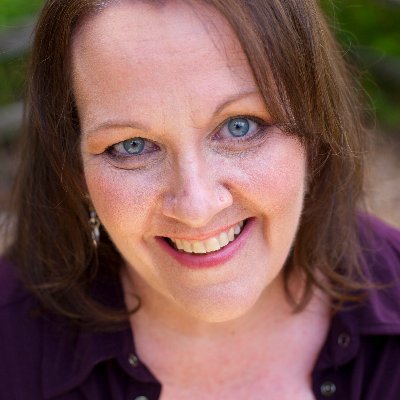 Author & Speaker sharing candid stories, transformative mindset shifts, & practical strategies to help midlife women navigate the unexpected twists of life.