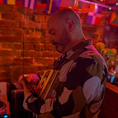 The man behind 13+ years of Reading's least popular vinyl DJ night. Derry reared, Reading based, Brussels sometimes. insta @tracksgrooves