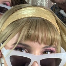 CarleeDoss's profile picture. pura vida.