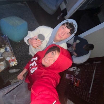 AndrewT_17's profile picture. I miss my old account.