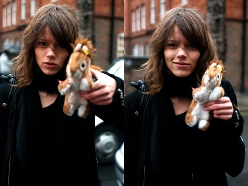 harmony_105's profile picture. 잡수다를 사랑하고 혼자서 주절거리는것을 좋아하는 커피중독인 30대 마드므아젤.