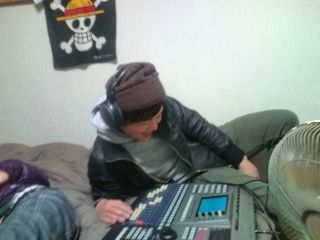 taira_deluxe's profile picture. ドラムピアノファンクエレクトロ野球サッカーthe new mastersounds緑茶、ﾄﾏﾄ。最近では、微知識ながら日本の農業を考える。農協の縮小、効率化を考える。マスコミ不信。保守。アウトドアに憧れテントを購入、満足し熱が少し冷める。地方活性化。