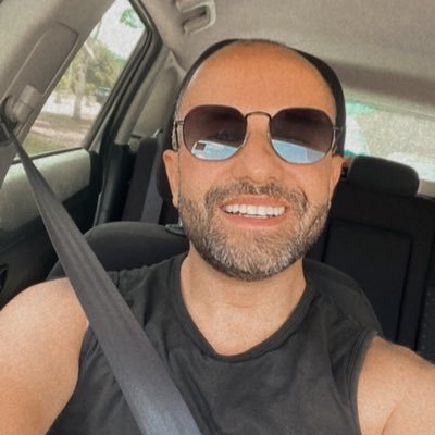 Corretor de imóvel 🏡 Canceriano ♋️ Bacharel em Direito ⚖️ Pós em Processo do Trabalho 📕 Acadêmico de História 📜 @dtfimoveis @omineiroemlages @danit_f