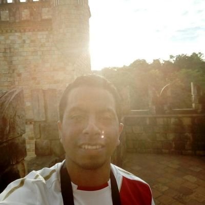 ElDeLosTirantes's profile picture. Practicante de la vida.
Cerati, Soda Stereo y AC/DC 🤘