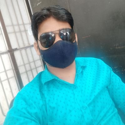 कातिल की बंदूक से ज्यादा ताकत
पत्रकार की कलम और कैमरे मैं होती है
लेकिन शर्त ये है
कलम और कैमरा किसी दलाल के हाथ में ना हो !!
RT=not endorsment