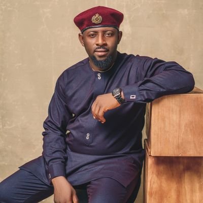 MMouthpiece's profile picture. Come closer I'll whisper it to you...