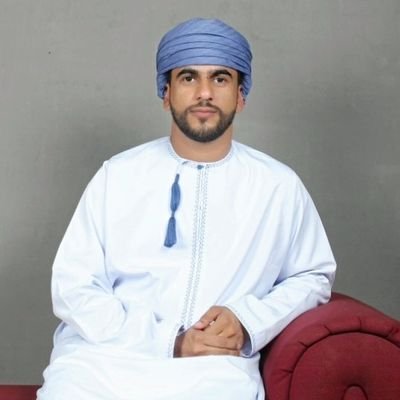 موظف في شركة مجيس للخدمات الصناعية ، خريج كلية التقنيه تخصص الهندسة الميكانيكه و طالب في جامعة صحار تخصص هندسة ميكاترونيكس