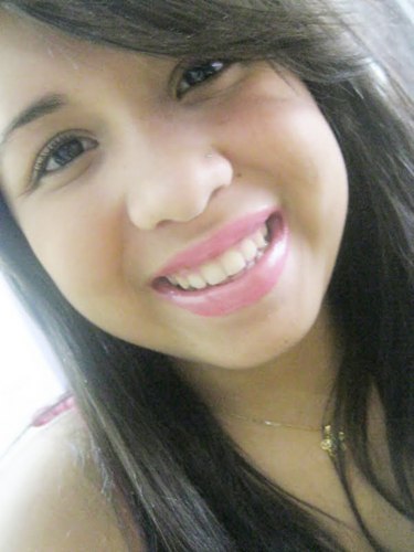 Se quer ser feliz, basta querer . Não se importe com besteiras do dia a dia. Um sorriso vale muito mais que isso. :)