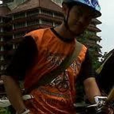 danu098's profile image