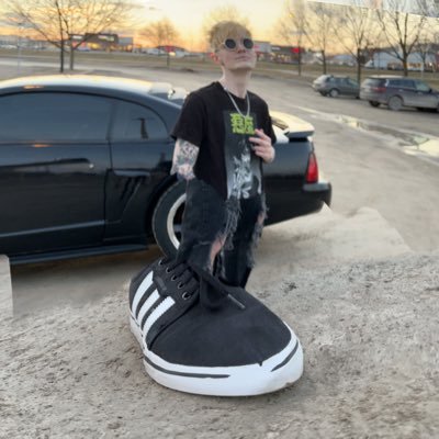 DustyDylann's profile picture. sus